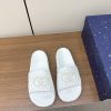 Gucci's latest couple's slip-flops white A