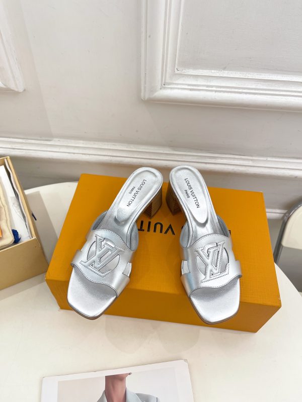 Louis Vuitton Spring Summer 2024 New Retro and Trendy Slippers  F