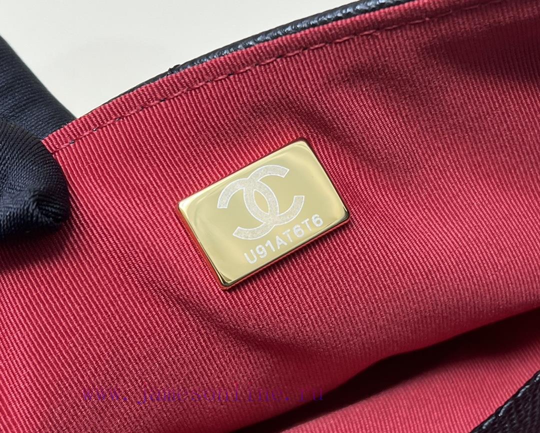 Chanel Bag ??? Ball patterned ???? BagSitting firmly, this shoulder bag has the highest atte htw3oqiz - Image 10