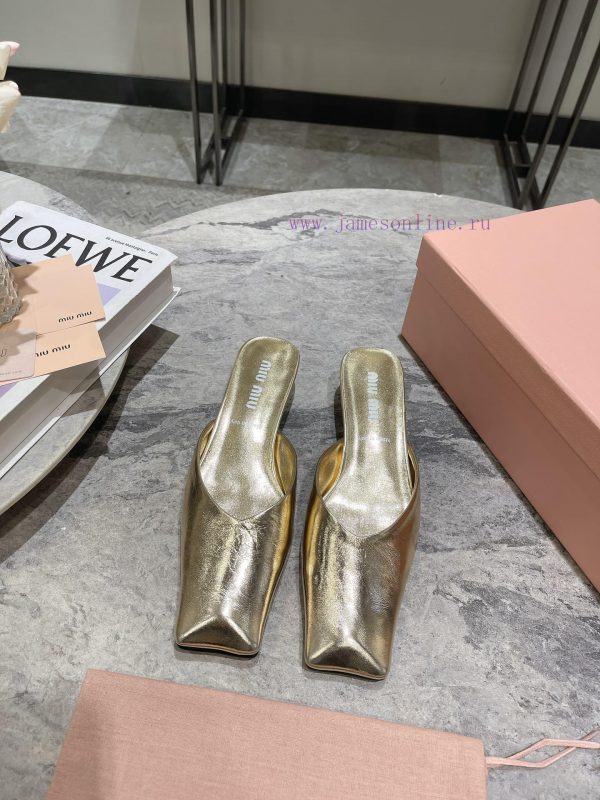 MIU MIU 24 Spring/Summer New Collection Retro Square Head Thick Heel Cool DragSimple yet claf3abk3ba