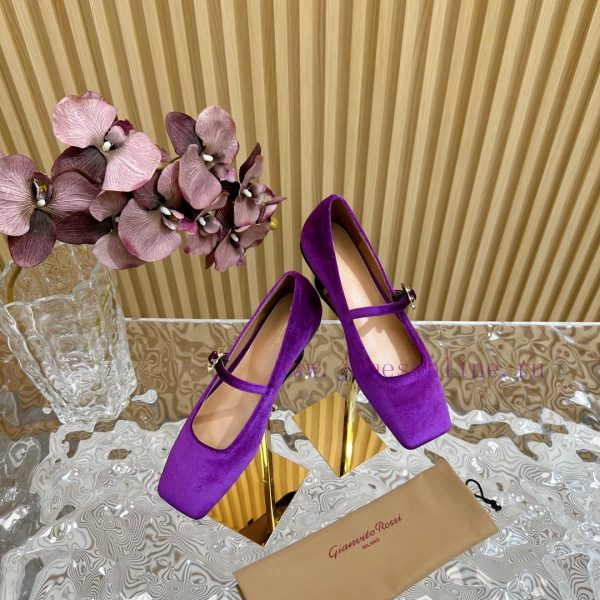 Gianvit Ross 2024 Early Spring Synchronized New Mary Jane Velvet Single Shoe is a delicate ywpoebaxg