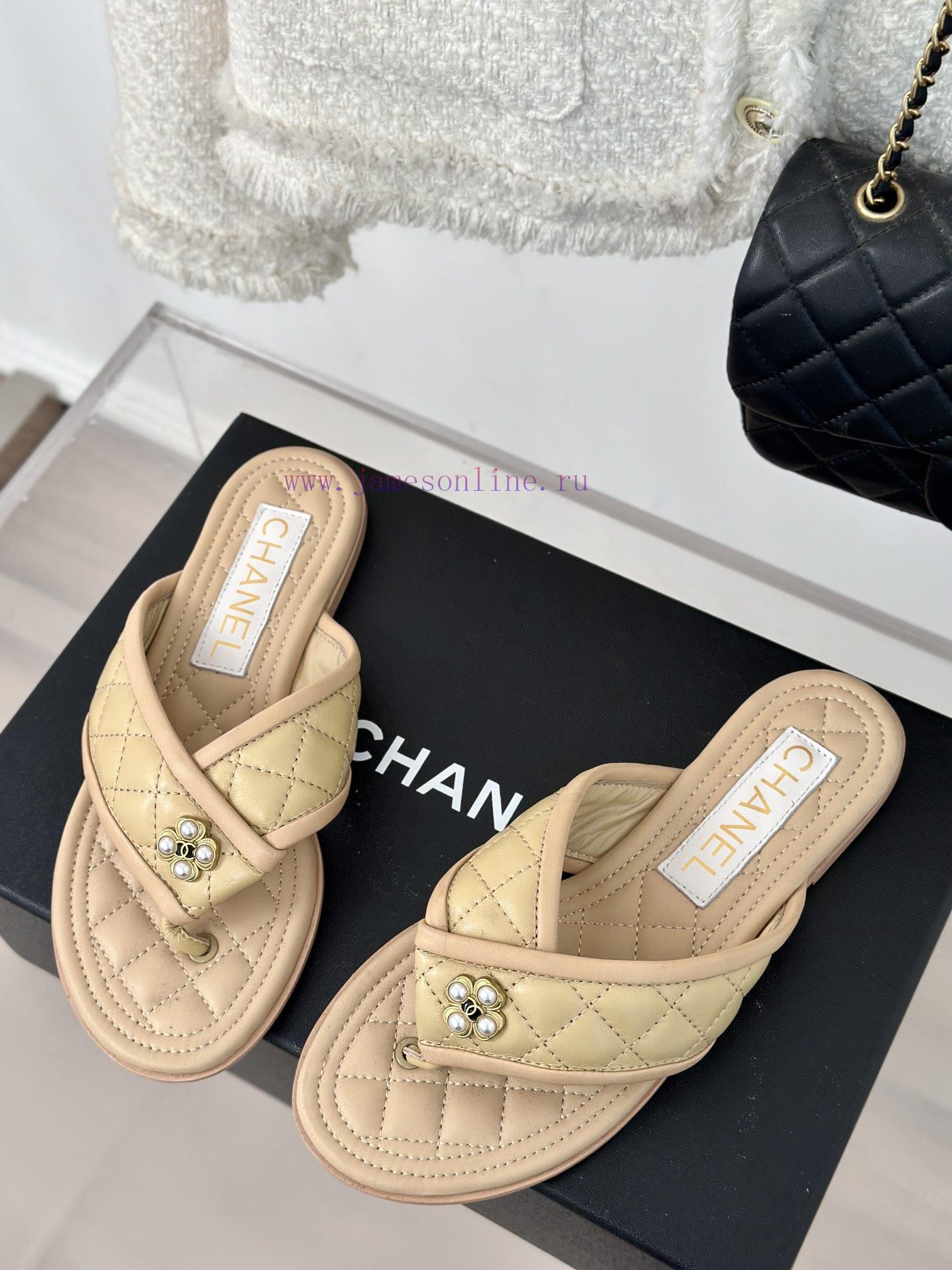 Chanel | 24P Spring/Summer New ProductsDouble C diamond grid clip on flip flopsSummer flip f8hmzf527 - Image 3