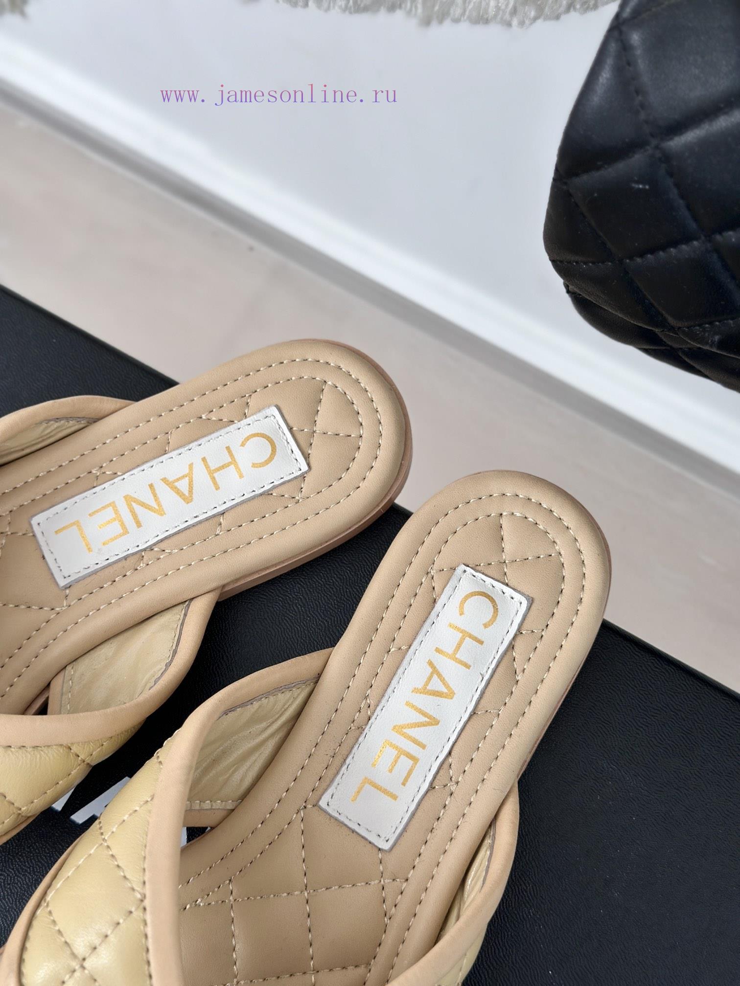 Chanel | 24P Spring/Summer New ProductsDouble C diamond grid clip on flip flopsSummer flip f8hmzf527 - Image 9