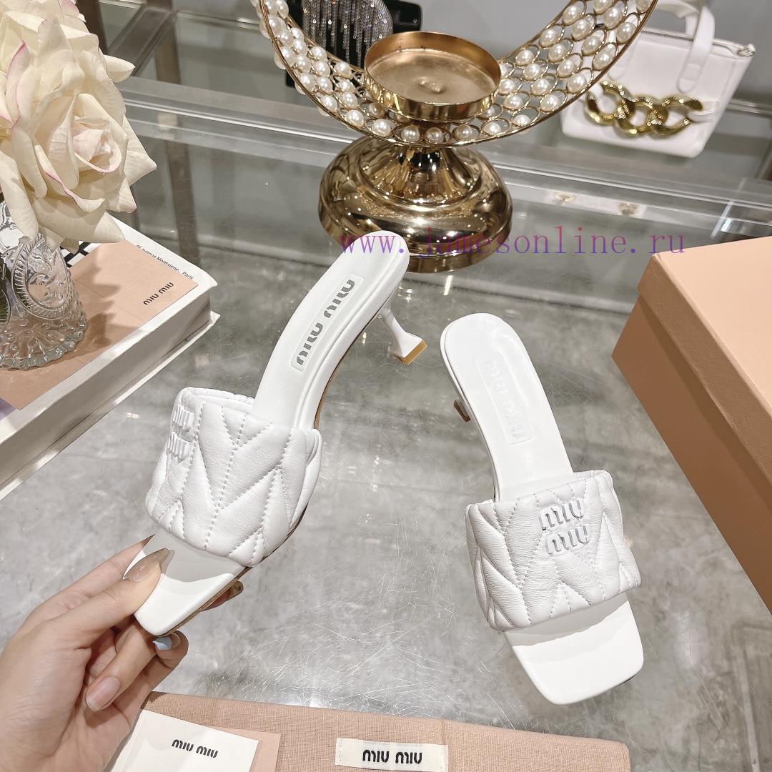 Miu Miu 2024 Spring/Summer New Soft Sheepskin Wrinkled Face Cool Slippers SeriesSweet and sayl5g3yvw - Image 4