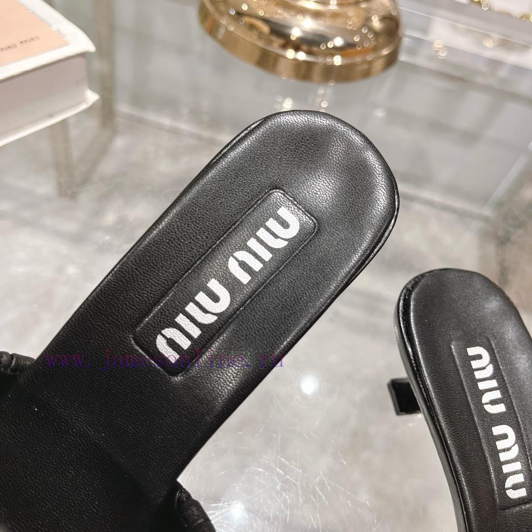 Miu Miu 2024 Spring/Summer New Soft Sheepskin Wrinkled Face Cool Slippers SeriesSweet and sa5oylkn4b - Image 9