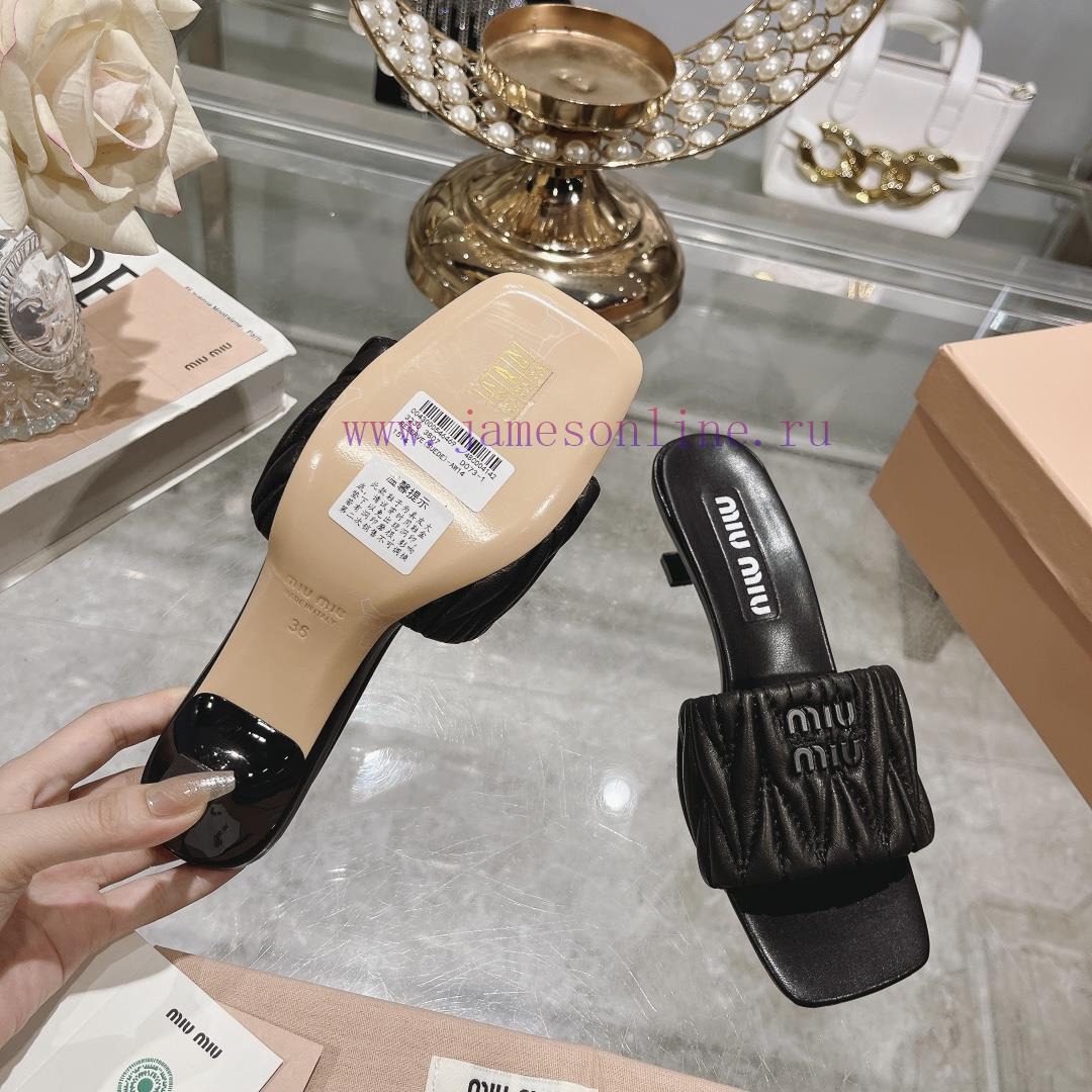 Miu Miu 2024 Spring/Summer New Soft Sheepskin Wrinkled Face Cool Slippers SeriesSweet and sa5oylkn4b - Image 10