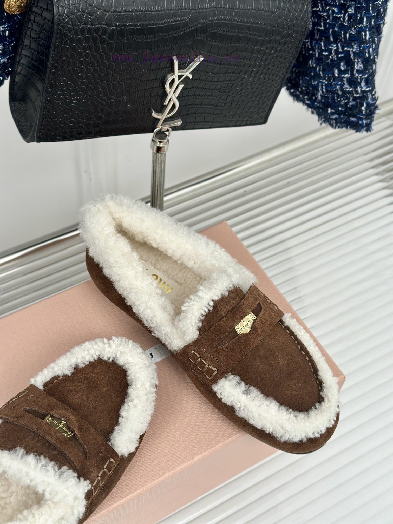 MiuMiu/Miu Classic Fashion Style Coin Fury Shoes Le Fu ShoesRecently, the highly popular golfnj6ws6h - Image 6