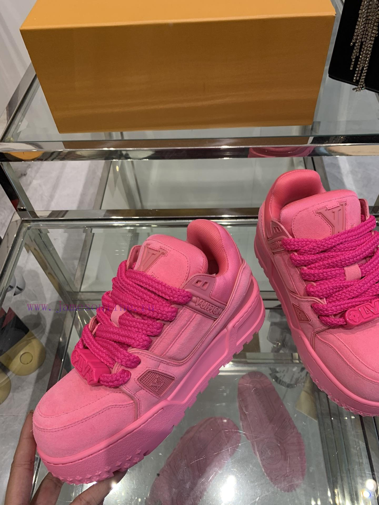 Louis Vuitton LV's new color trainer sports shoes, board shoes, cute and chubby trainers, cocb4yroj4 - Image 4